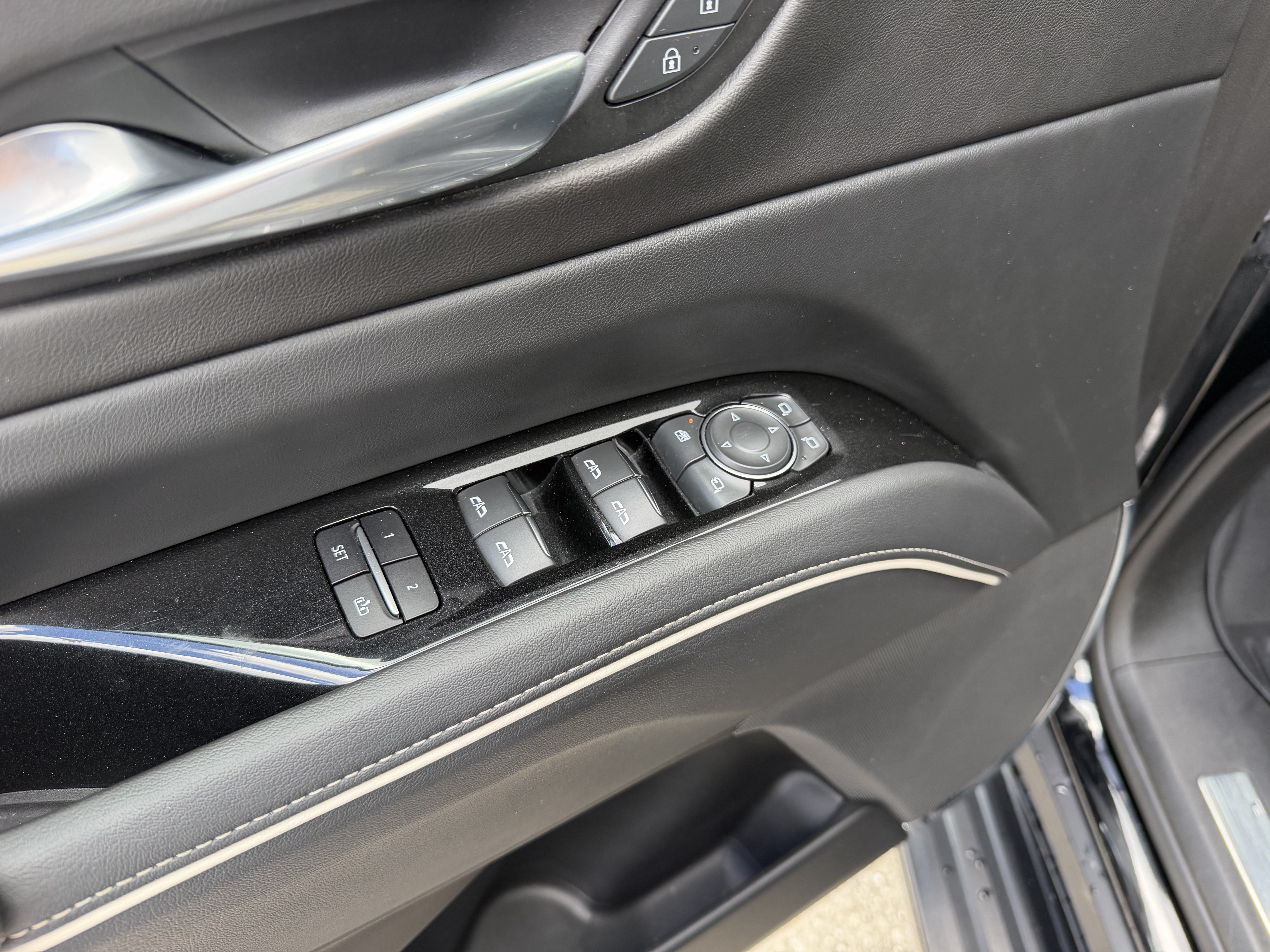 Used 2022 Cadillac Escalade Premium Luxury w/ LPO, Floor Liner Package AWD/4WD image 22