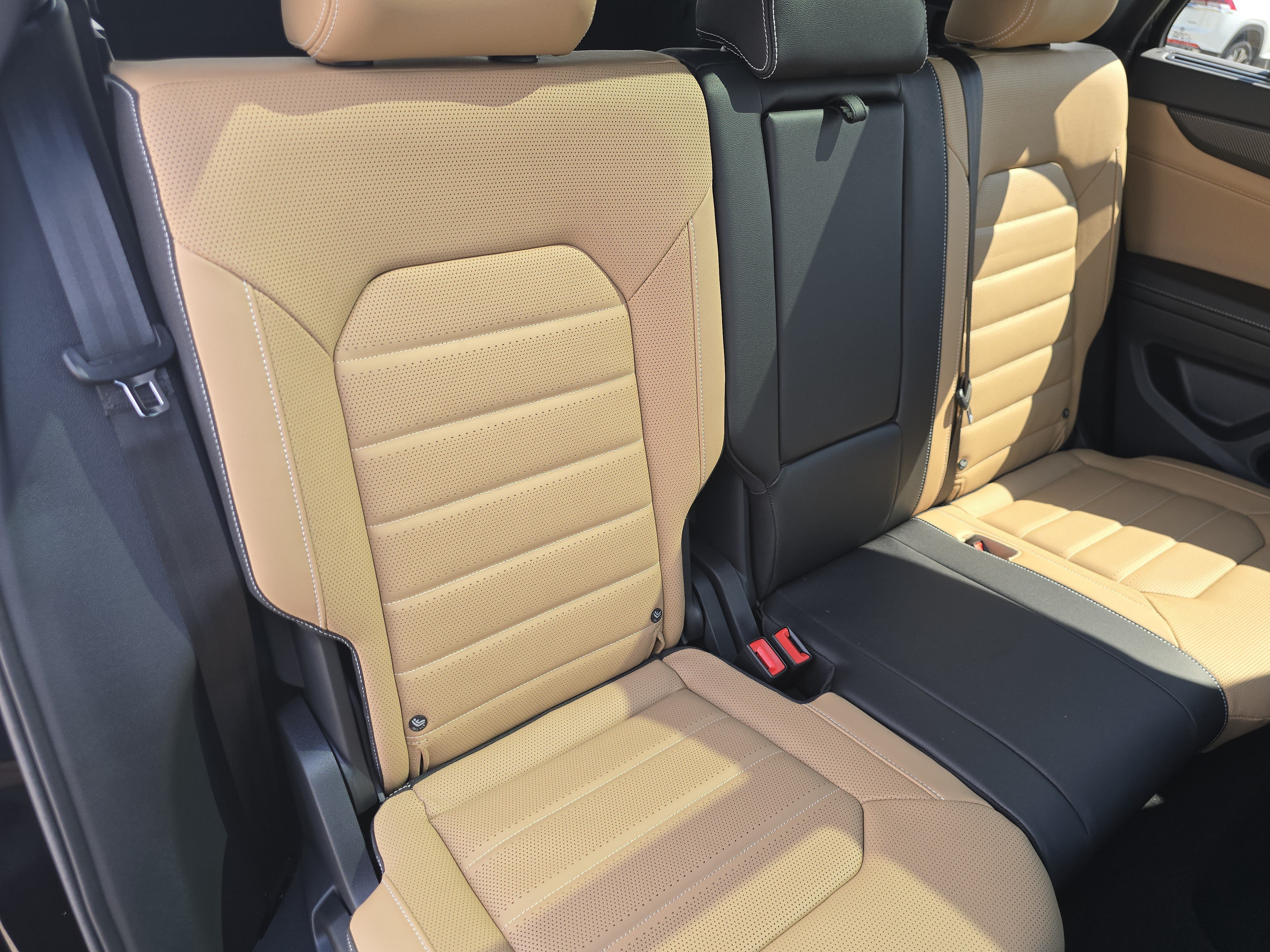 New 2026 Volkswagen Atlas Cross Sport SEL R-Line AWD/4WD image 19