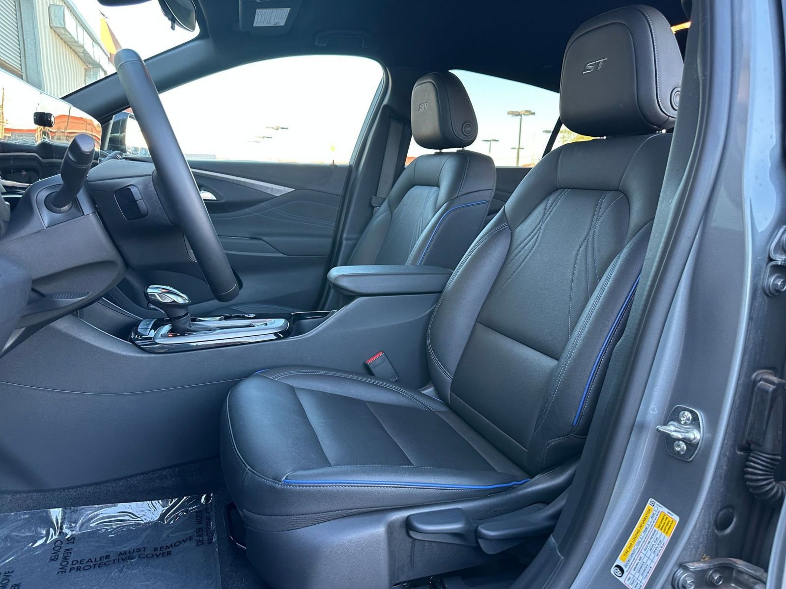 Used 2025 Buick Envista Sport Touring image 24