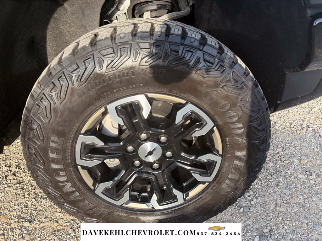 Used 2025 Chevrolet Silverado 1500 ZR2 w/ Technology Package AWD/4WD image 38