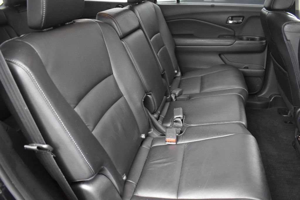Used 2017 Honda Pilot Touring image 32