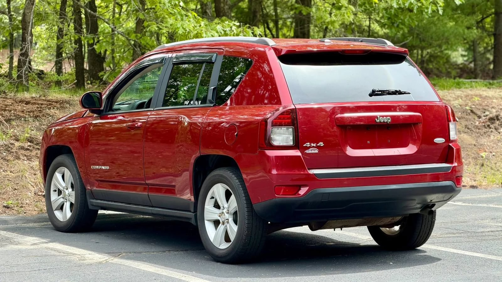 Used 2016 Jeep Compass Latitude AWD/4WD image 8