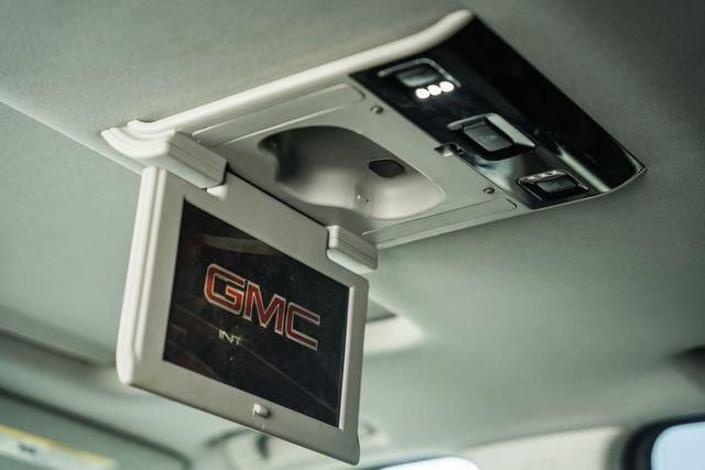 Used 2016 GMC Yukon SLT w/ Open Road Package image 38