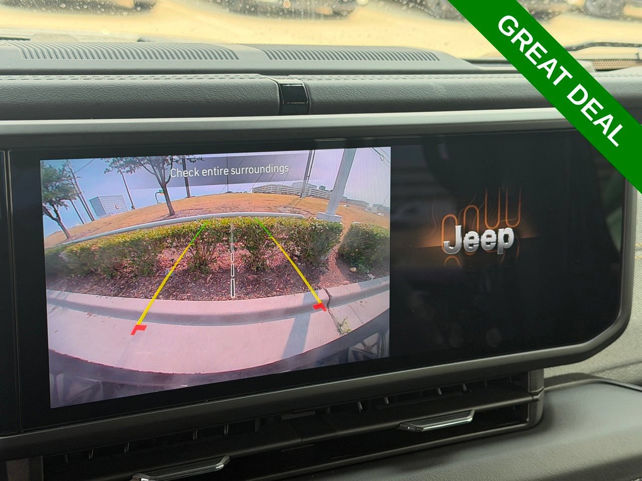 Used 2025 Jeep Wrangler Unlimited Sahara w/ Safety Group AWD/4WD image 23
