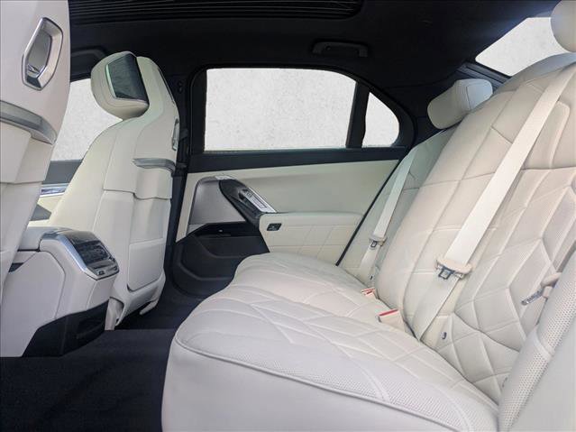 New 2026 BMW 740i xDrive w/ Executive Package image 17