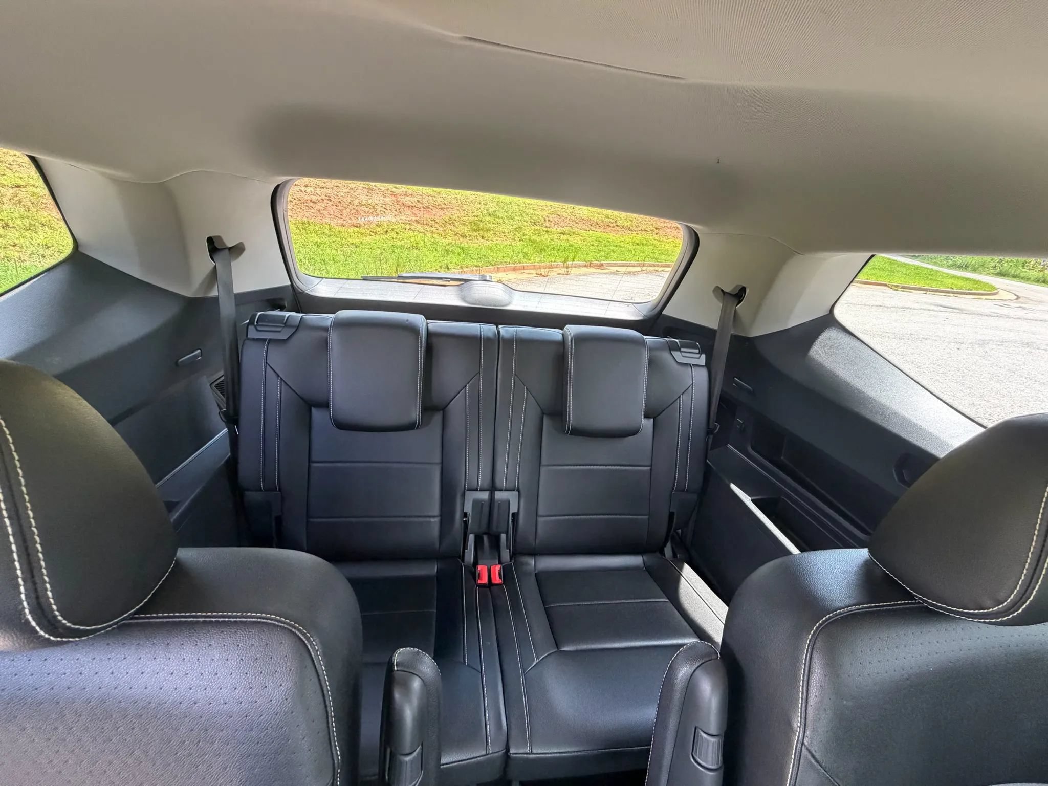 Used 2021 Volkswagen Atlas SE w/ Panoramic Sunroof Package FWD image 11