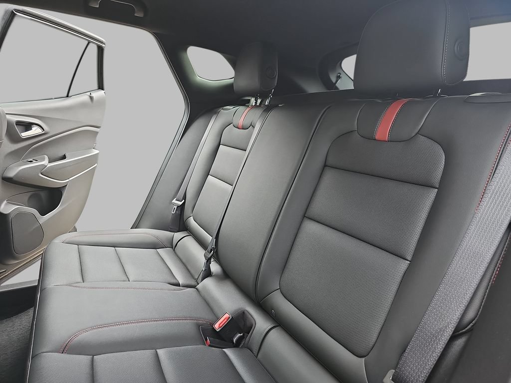 Certified 2024 Chevrolet Trax RS FWD image 17