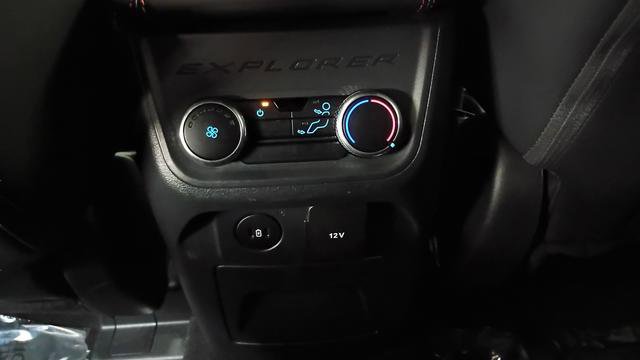 Used 2025 Ford Explorer ST-Line image 23