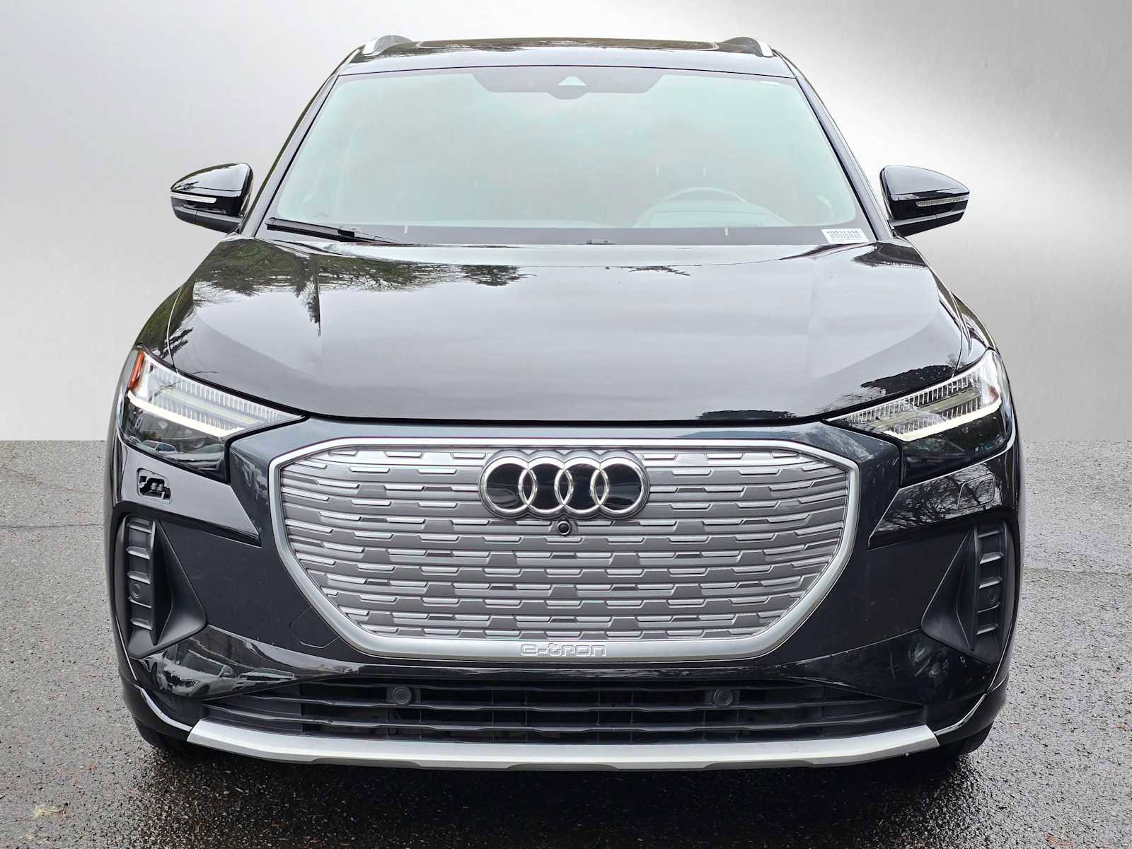 Used 2022 Audi Q4 e-tron Prestige image 8