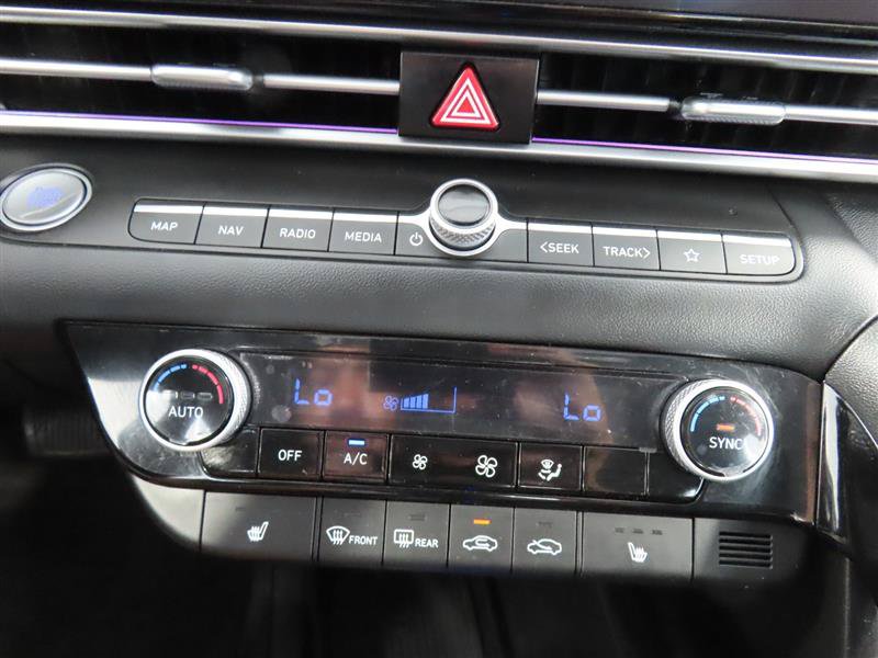 Used 2024 Hyundai Elantra SEL w/ Convenience Package FWD image 27