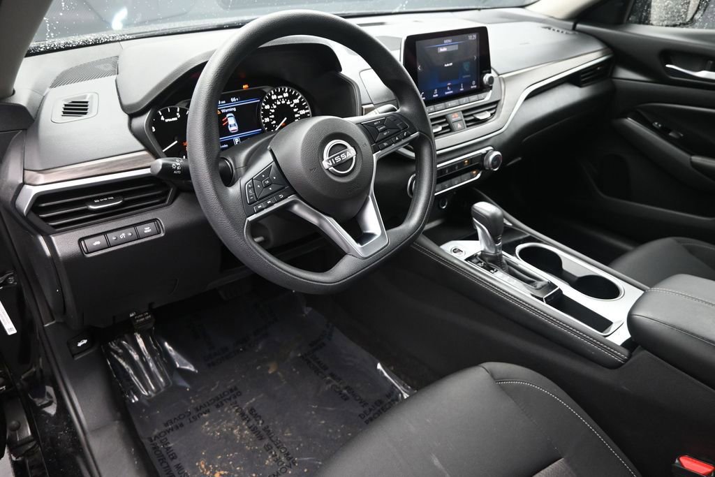 Used 2023 Nissan Altima 2.5 SV FWD image 17