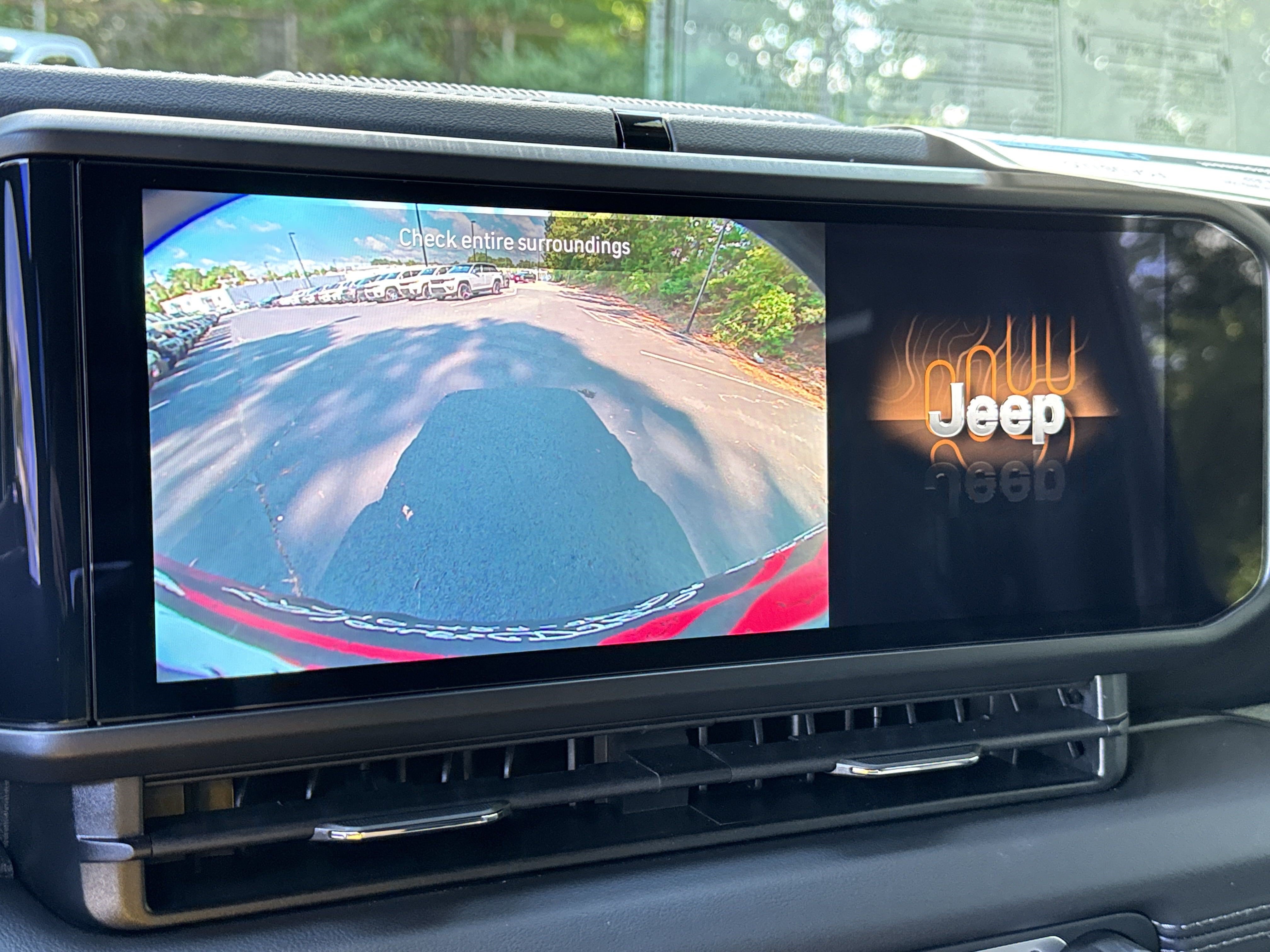 New 2025 Jeep Wrangler Unlimited Sahara AWD/4WD image 33
