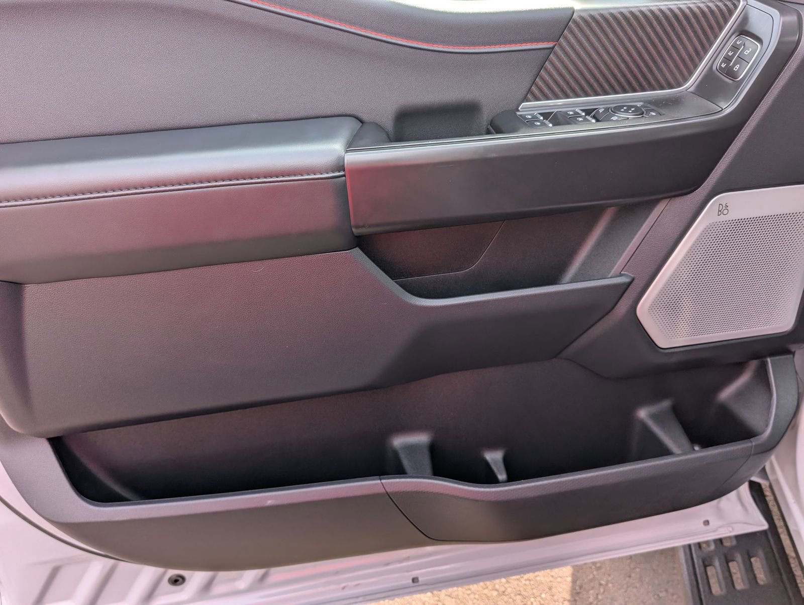 Used 2025 Ford F150 Raptor image 6