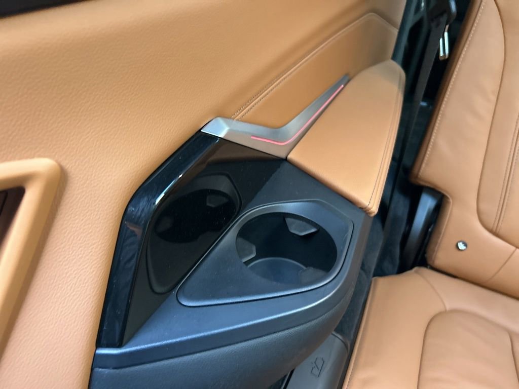 Used 2022 BMW X7 xDrive40i w/ M Sport Package image 35