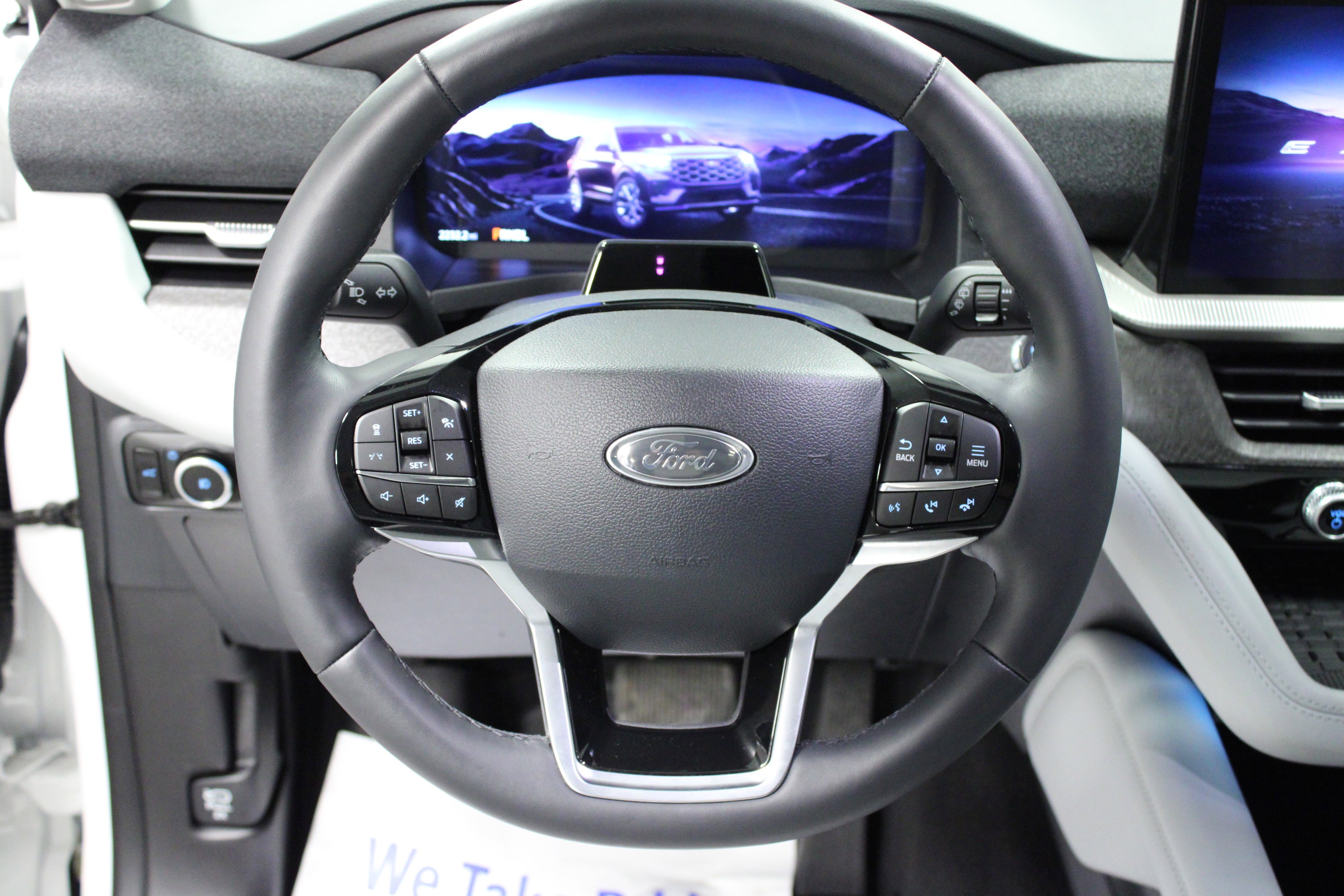 Used 2025 Ford Explorer Platinum w/ Ultimate Package image 18