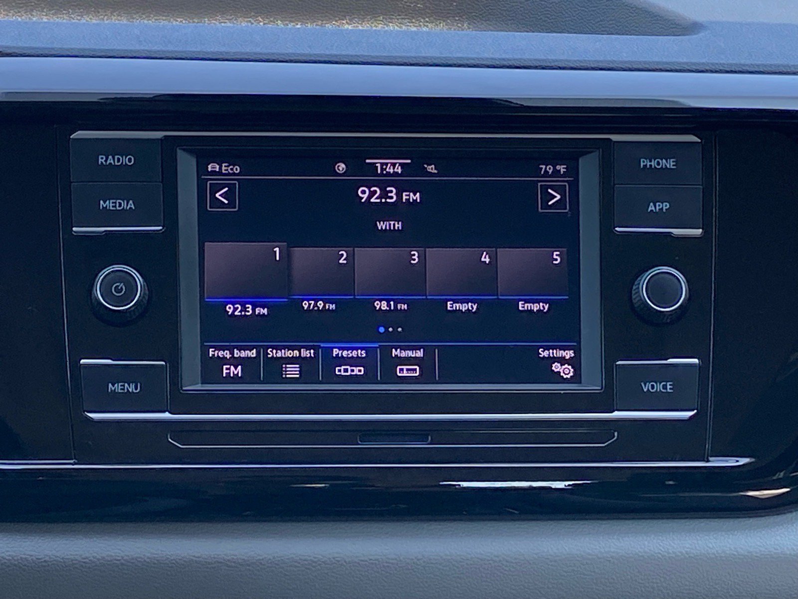 Certified 2024 Volkswagen Taos S AWD/4WD image 9