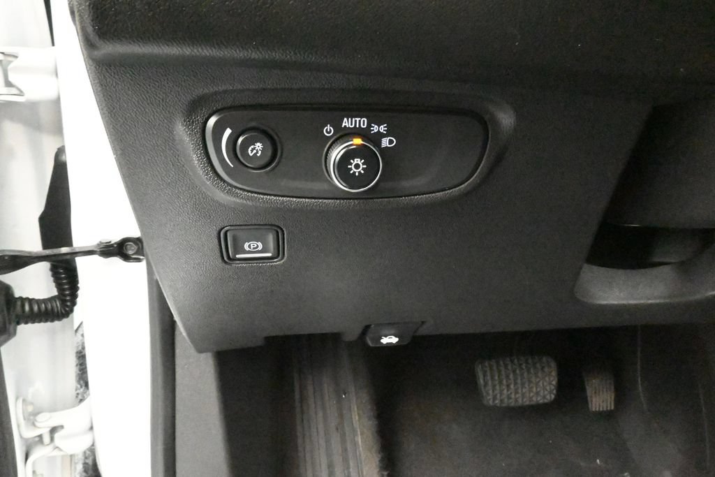 Used 2022 GMC Terrain SLE FWD image 12