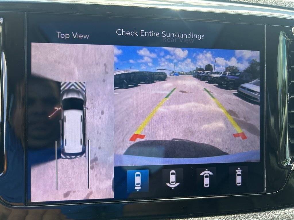 Used 2019 Chrysler Pacifica Limited w/ Tire & Wheel Group image 15