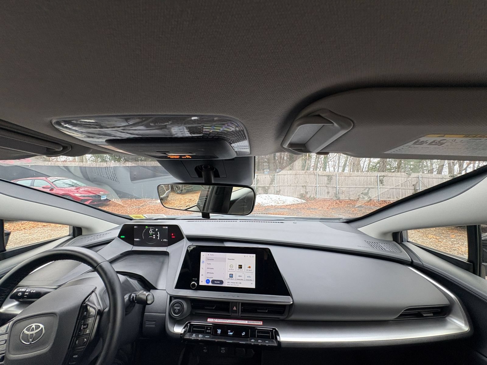 Used 2025 Toyota Prius LE FWD image 31