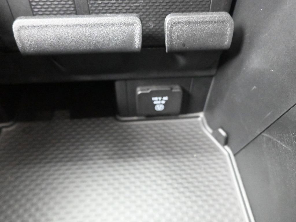 Used 2025 RAM 1500 Lone Star image 9