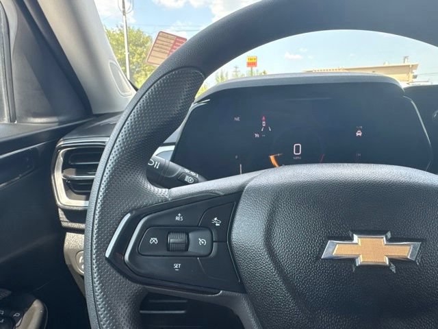 Used 2025 Chevrolet TrailBlazer LT AWD/4WD image 12