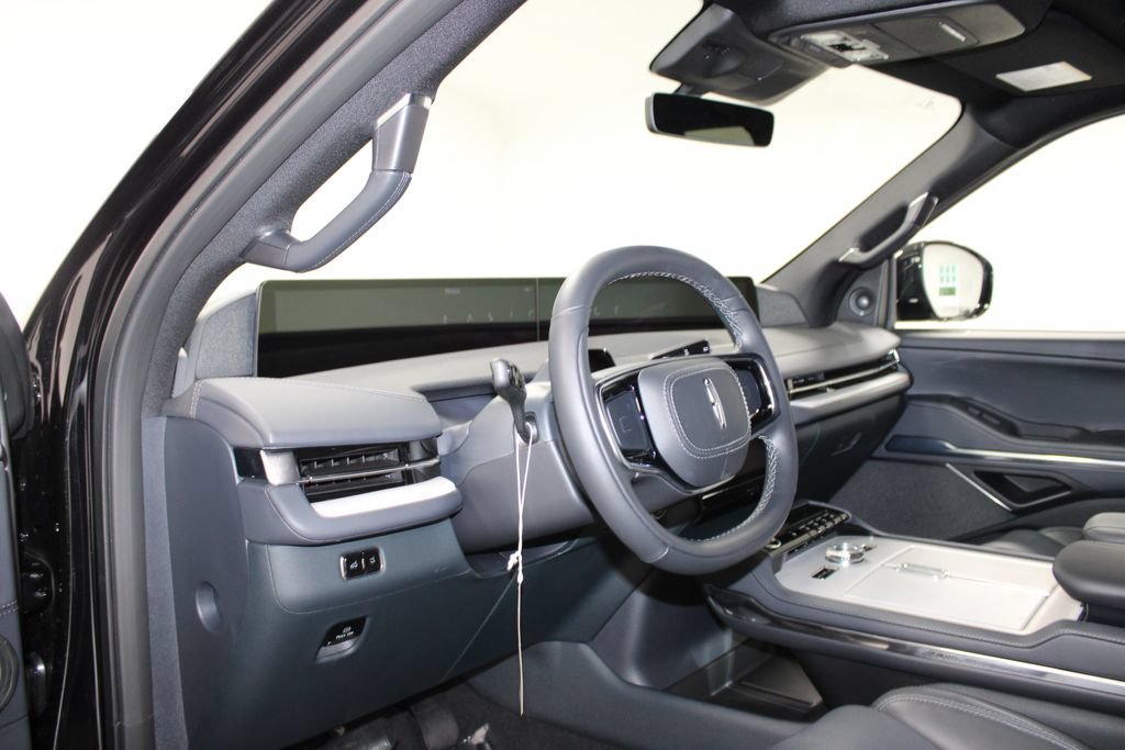 New 2027 Lincoln Navigator Reserve w/ Jet Appearance Package AWD/4WD image 26