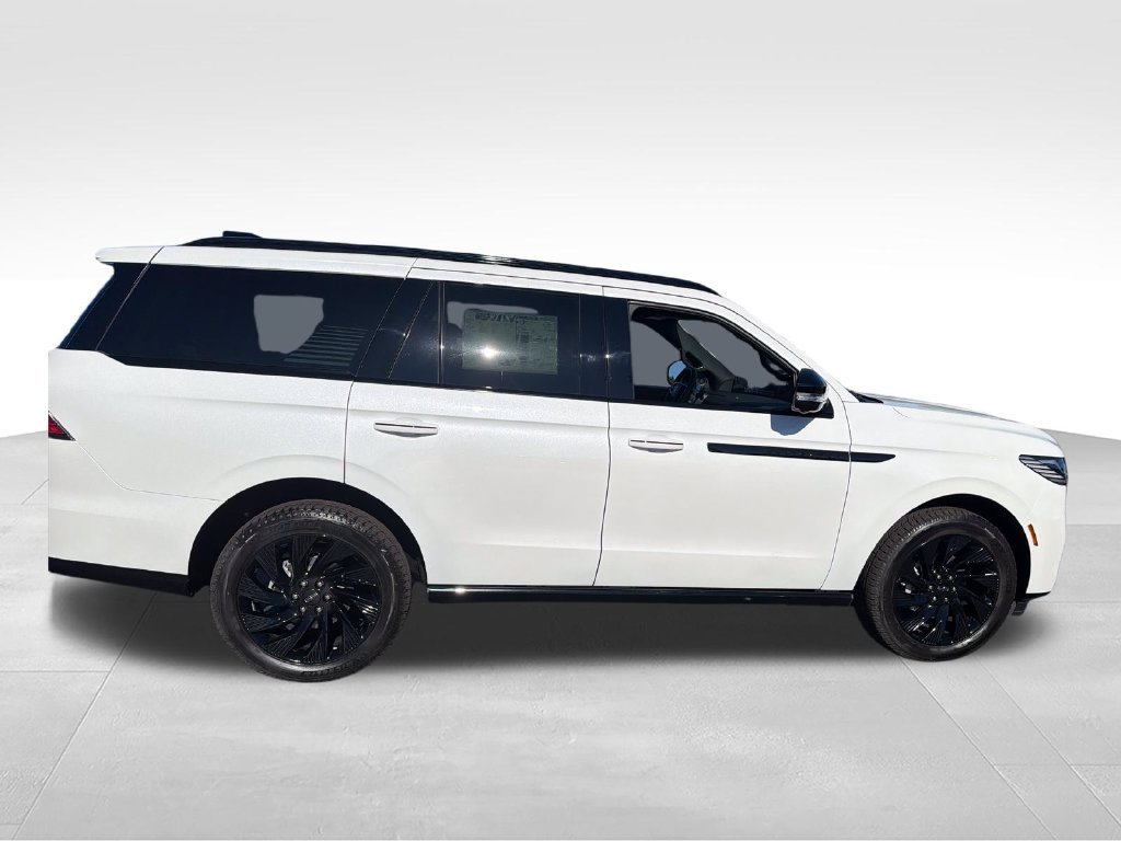 New 2027 Lincoln Navigator Reserve w/ Jet Appearance Package AWD/4WD image 6