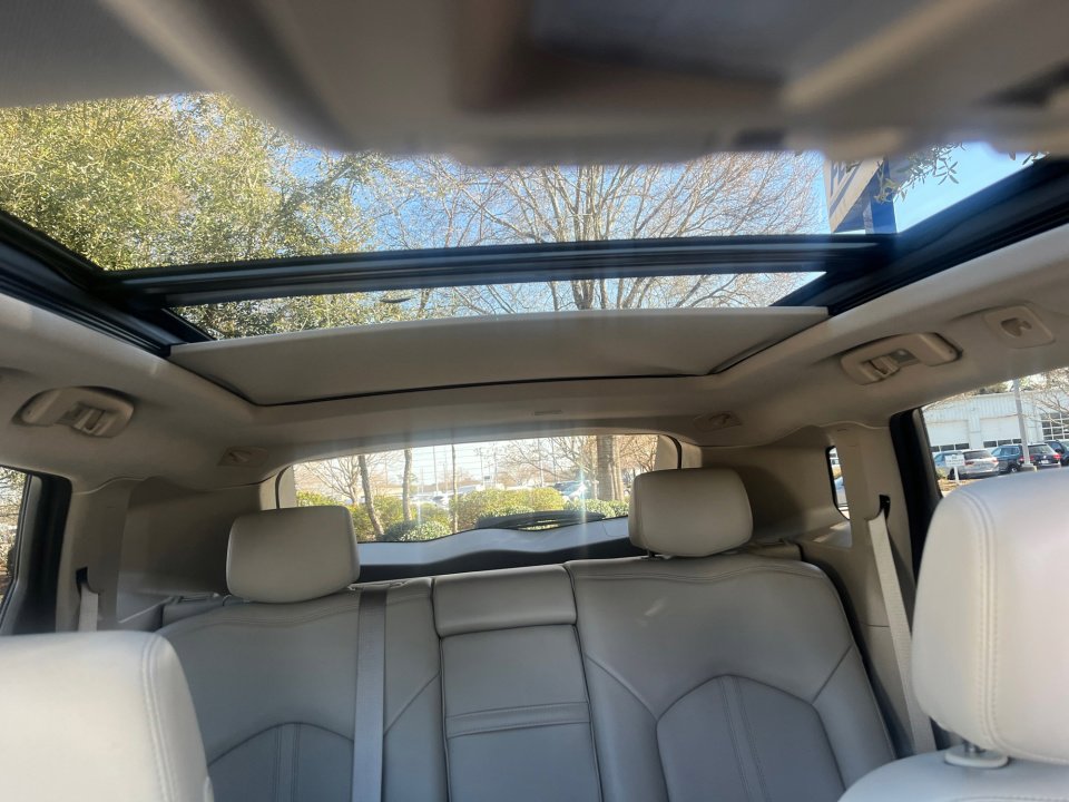 Used 2016 Cadillac SRX Luxury w/ Driver Awareness Package image 21