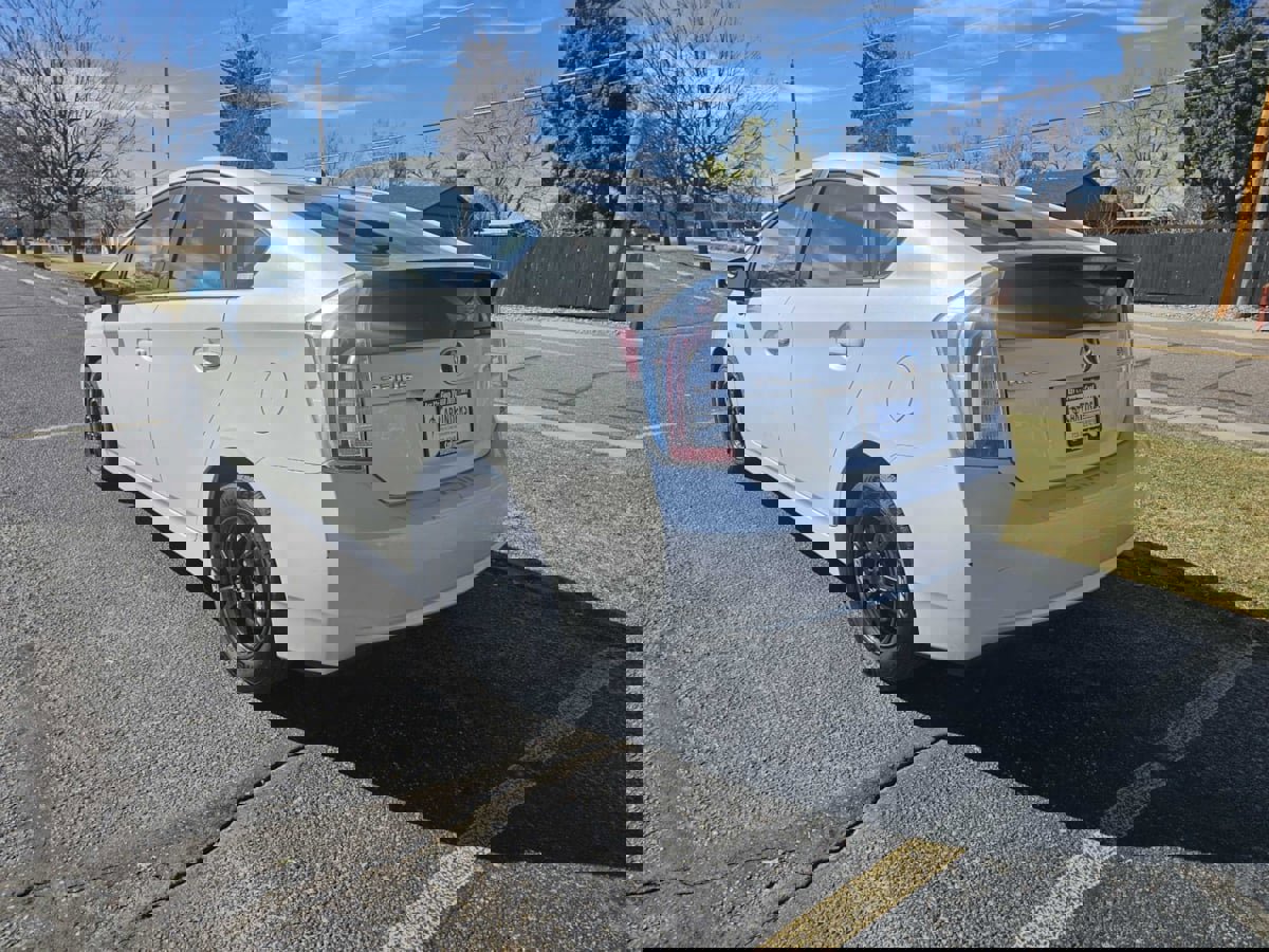 Used 2015 Toyota Prius Two FWD image 3