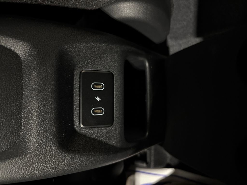 New 2025 Hyundai Venue SEL image 25