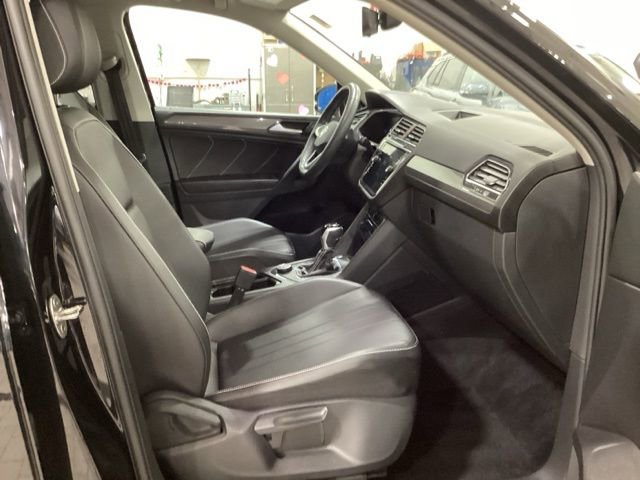 Used 2022 Volkswagen Tiguan SE image 10