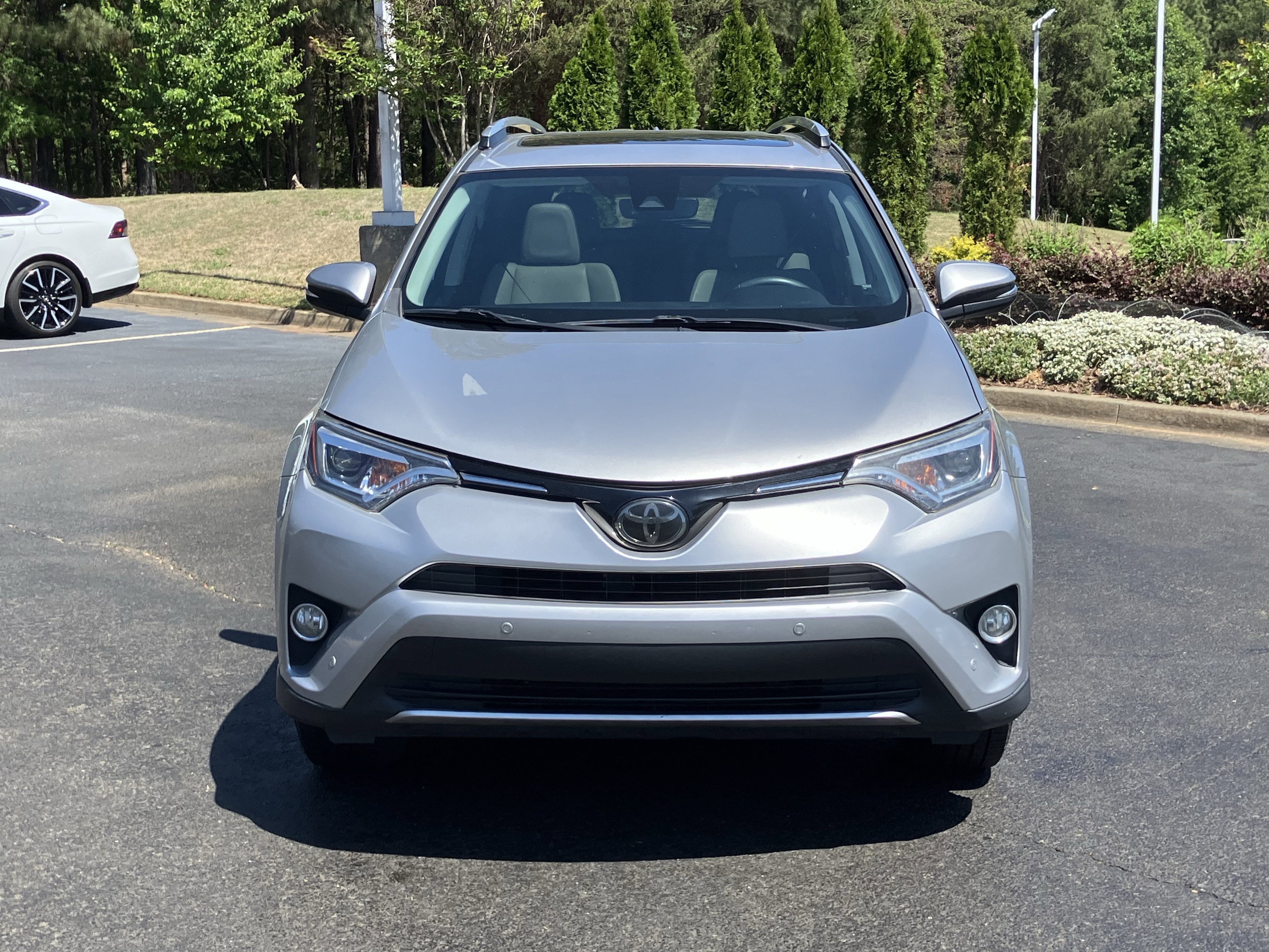 Used 2016 Toyota RAV4 Limited FWD image 3