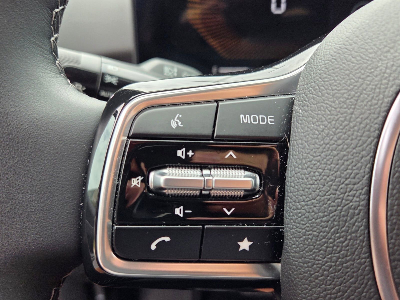 Used 2025 Kia Sorento S image 26