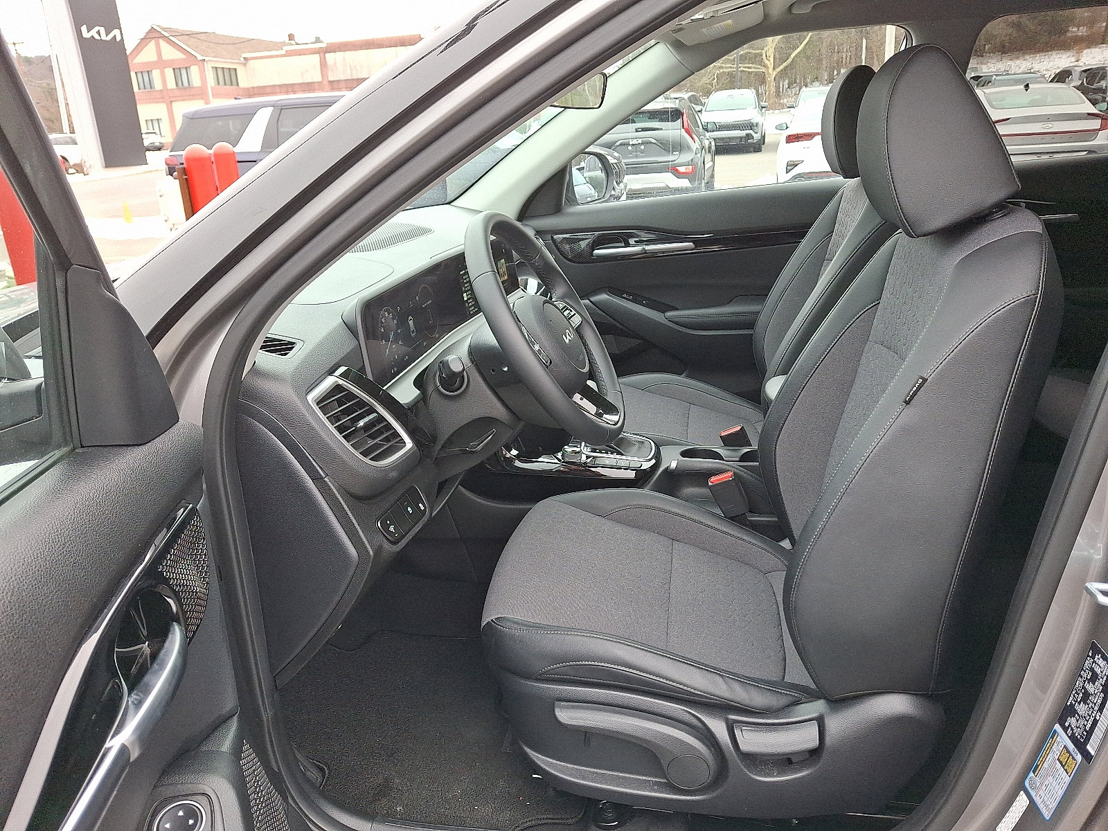 Used 2024 Kia Seltos S image 13