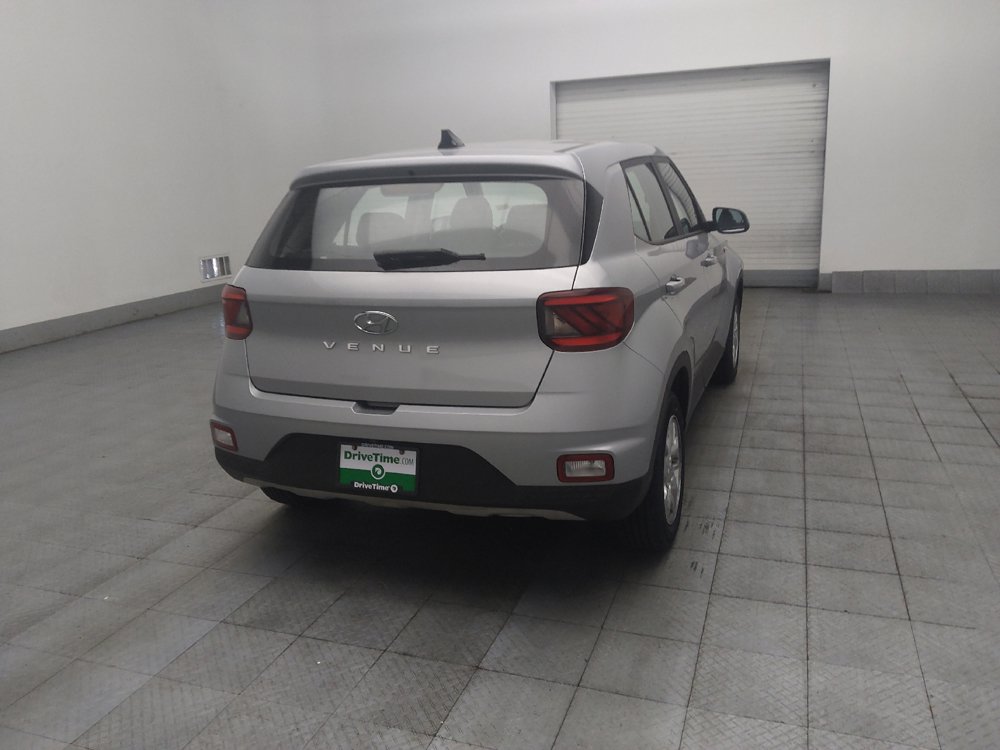 Used 2021 Hyundai Venue SE FWD image 9
