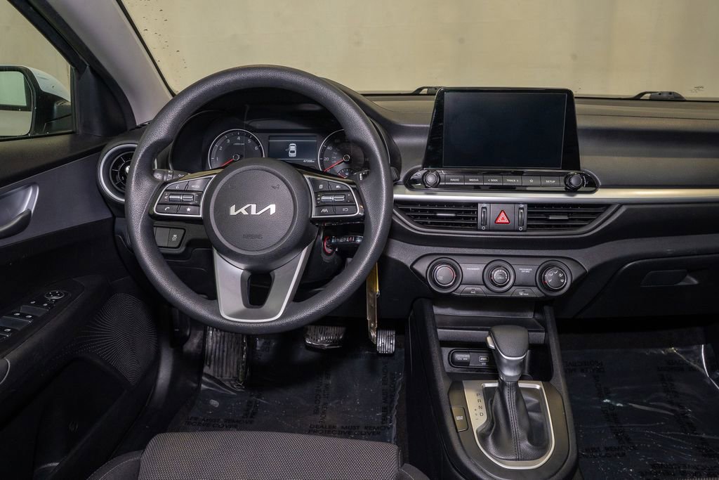 Used 2024 Kia Forte LXS image 6