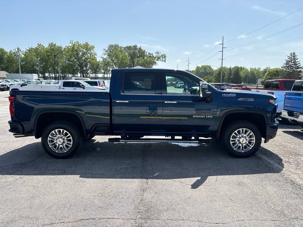 Used 2022 Chevrolet Silverado 2500 High Country AWD/4WD image 4