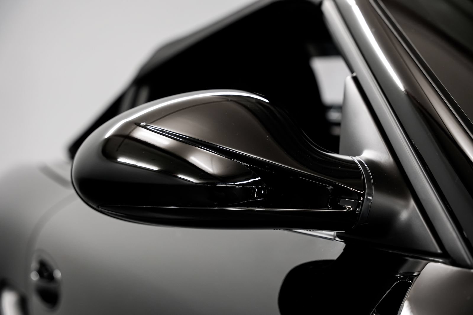 Used 2011 Porsche Boxster Spyder RWD image 34
