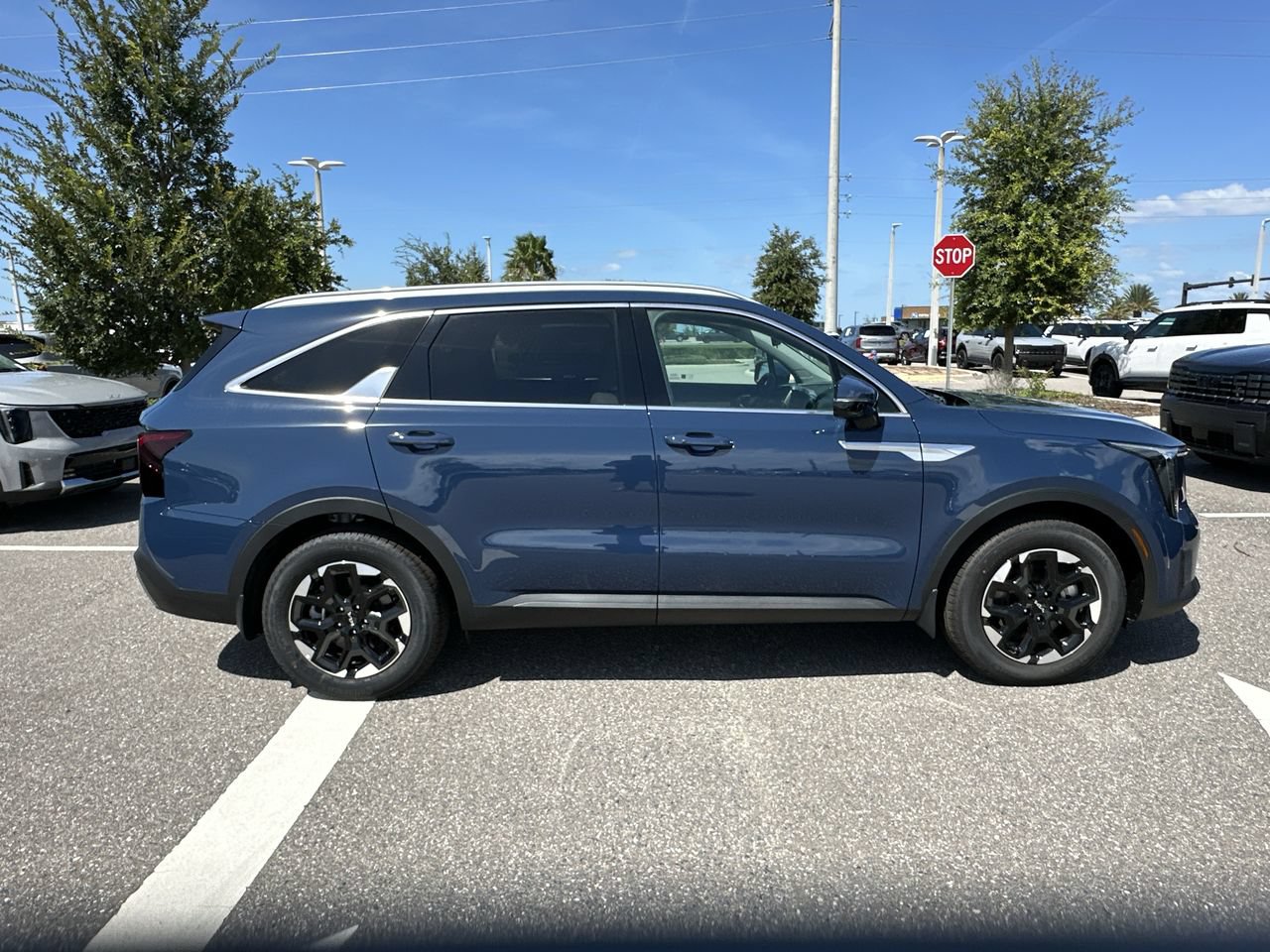 New 2026 Kia Sorento S w/ S Panoramic Sunroof Package FWD image 18
