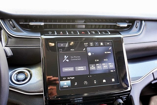 Certified 2023 Jeep Grand Cherokee Laredo RWD image 25