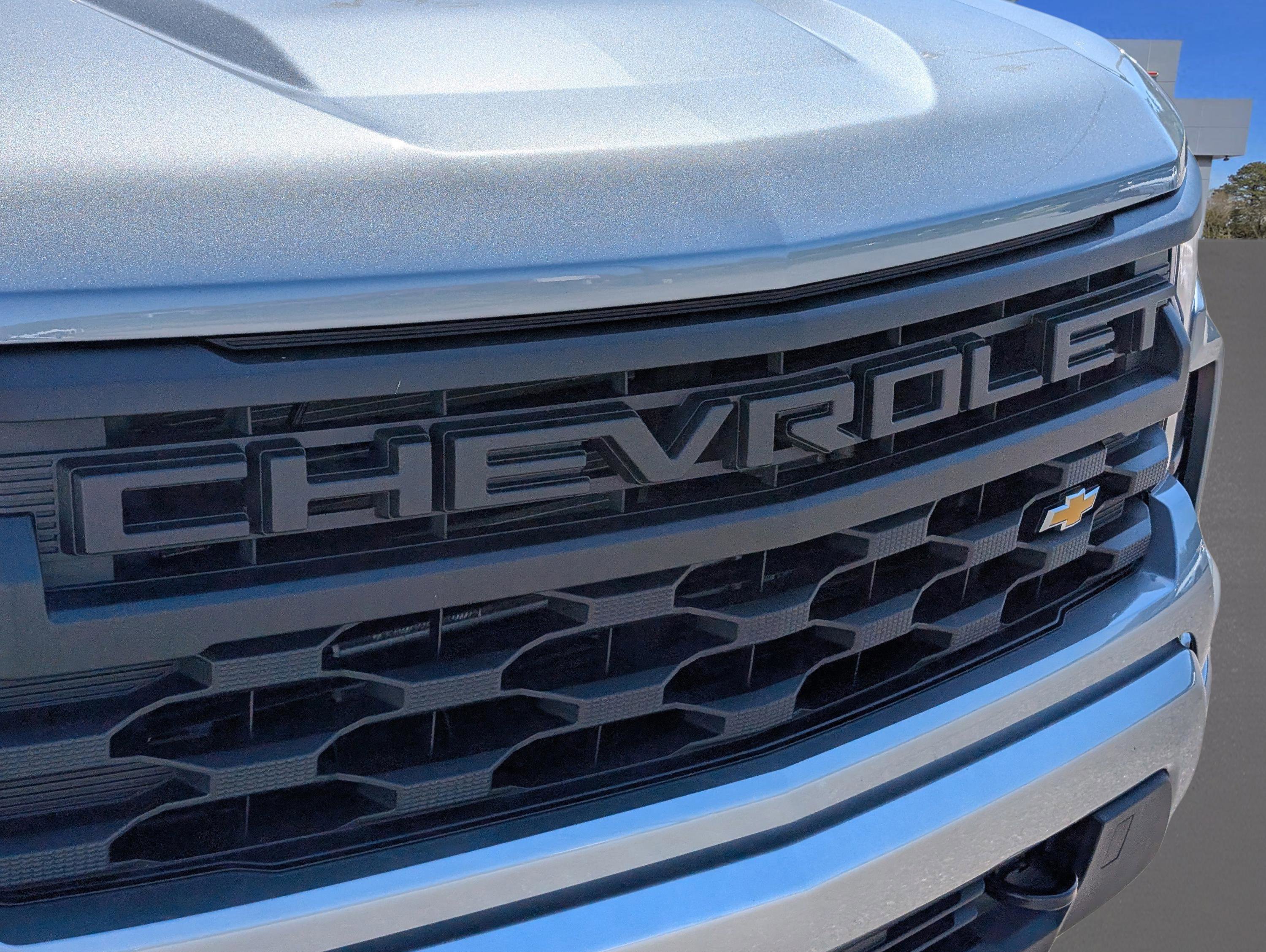 Used 2025 Chevrolet Silverado 1500 Custom image 5