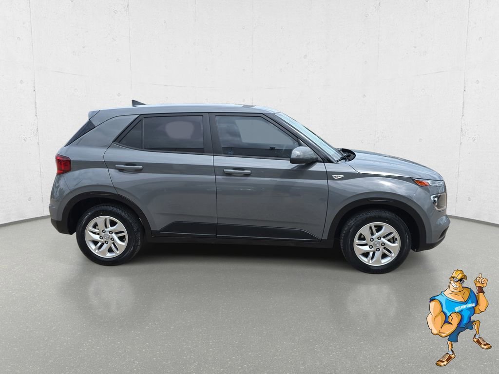Used 2021 Hyundai Venue SE FWD image 4