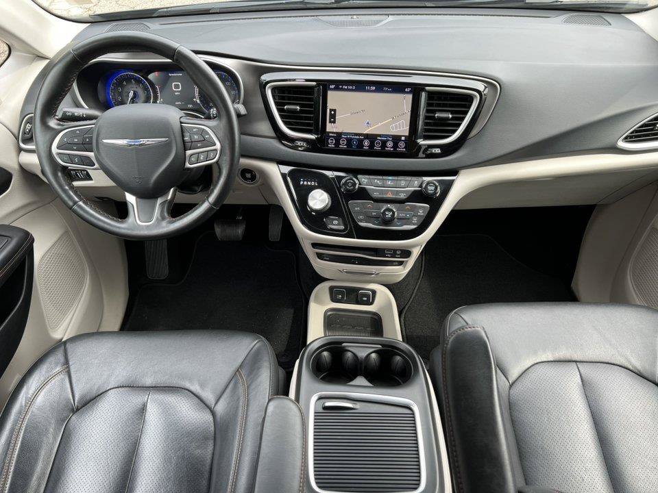 Used 2020 Chrysler Pacifica Touring-L Plus w/ Advanced Safetytec Group FWD image 3