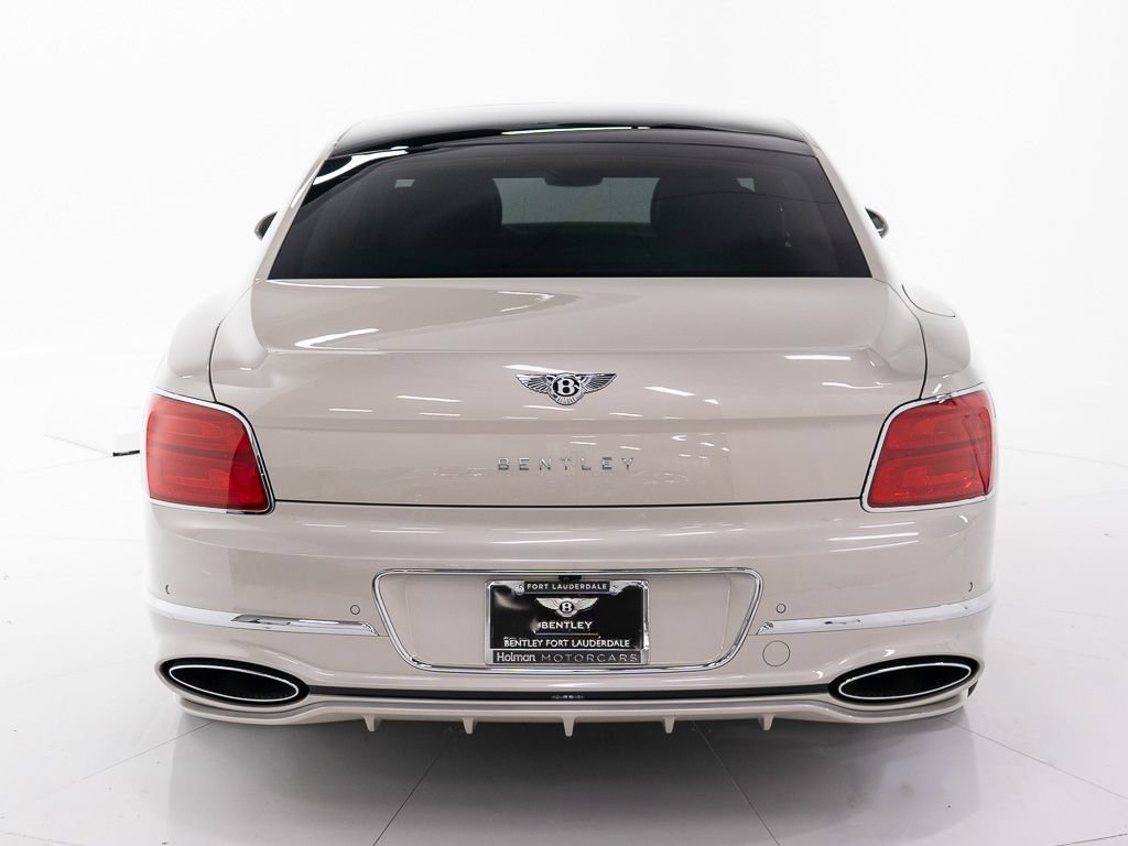 Used 2025 Bentley Flying Spur Plug-In Hybrid AWD/4WD image 4