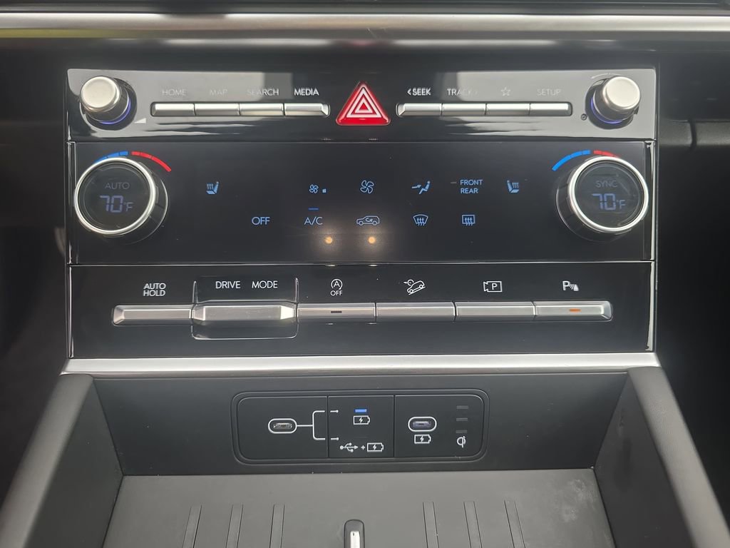 Used 2025 Hyundai Santa Fe SEL FWD image 25