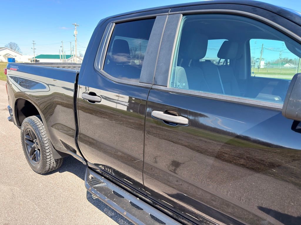 Used 2019 Chevrolet Silverado 1500 Custom Trail Boss w/ Custom Convenience Package AWD/4WD image 4