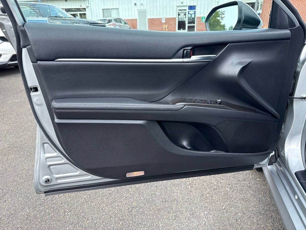 Used 2022 Toyota Camry XLE AWD/4WD image 13