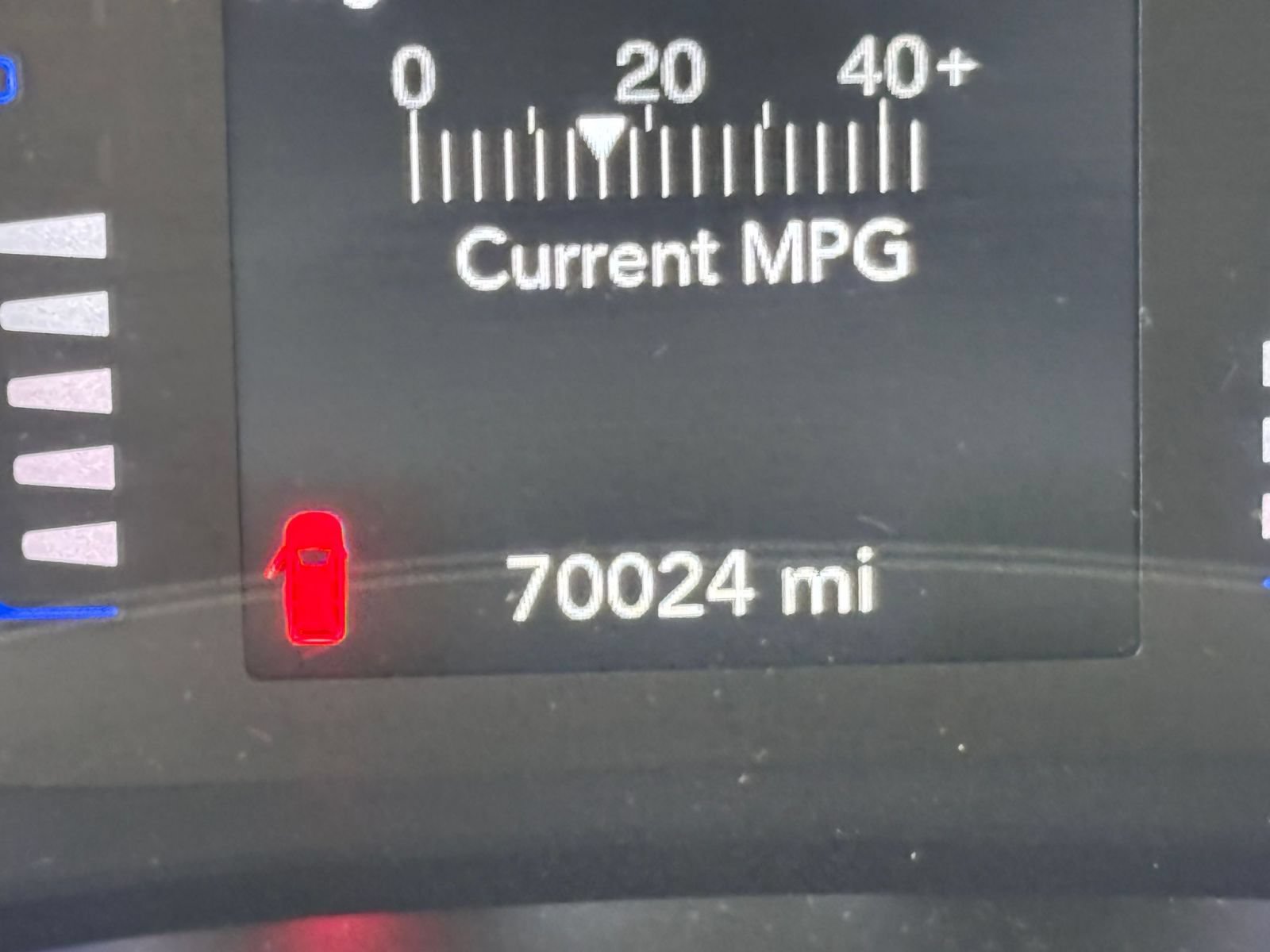 Used 2024 Chrysler Voyager LX FWD image 10
