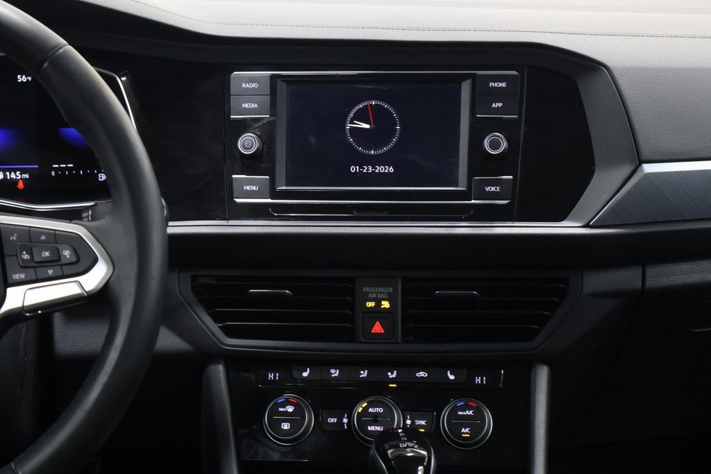 Used 2023 Volkswagen Jetta SE image 18