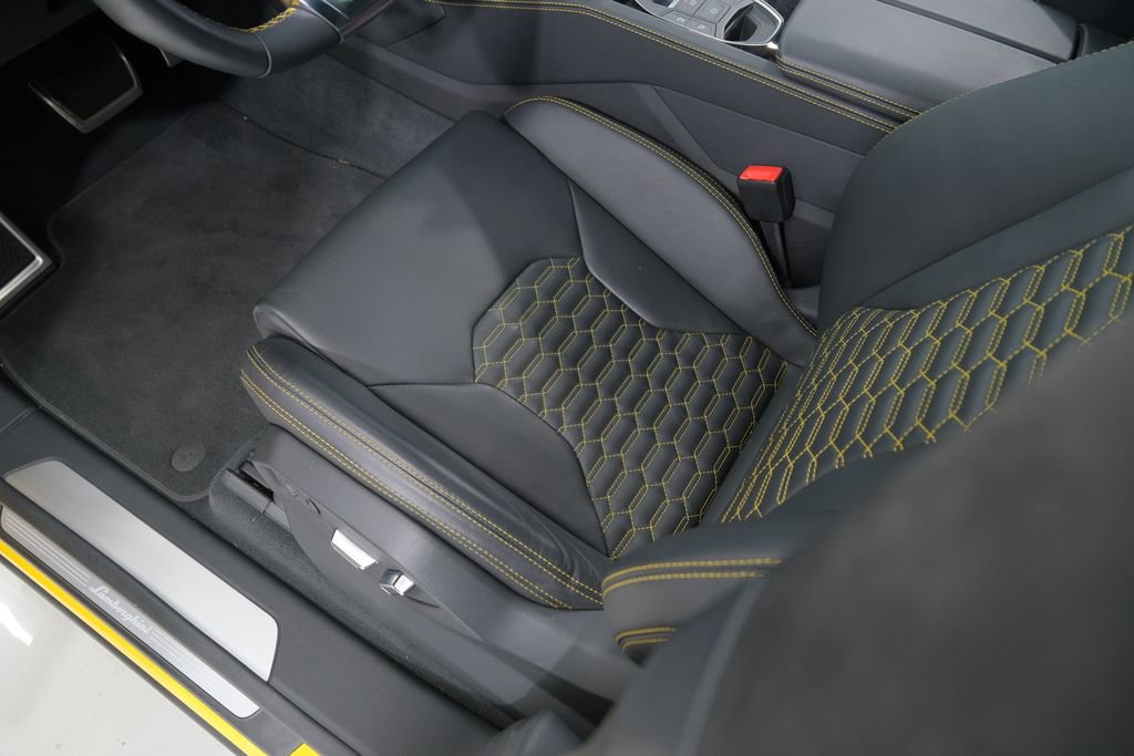 Used 2022 Lamborghini Urus image 25